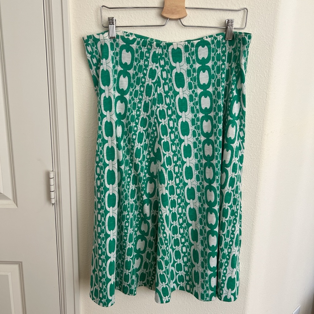 Green and white vintage midi skirt